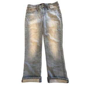 Nine West Women’s Taylor Cuffed Capri Light Wash Denim  Jeans, Size 4